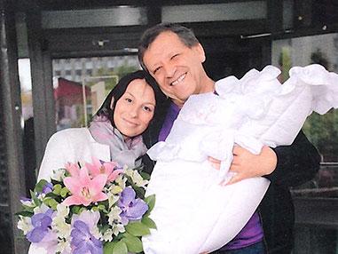 Борис Грачевский с женой и дочкой